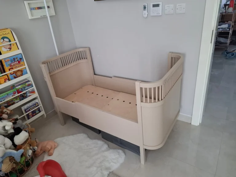 Baby bed Furniture Polishing and Painting Services in Dubai